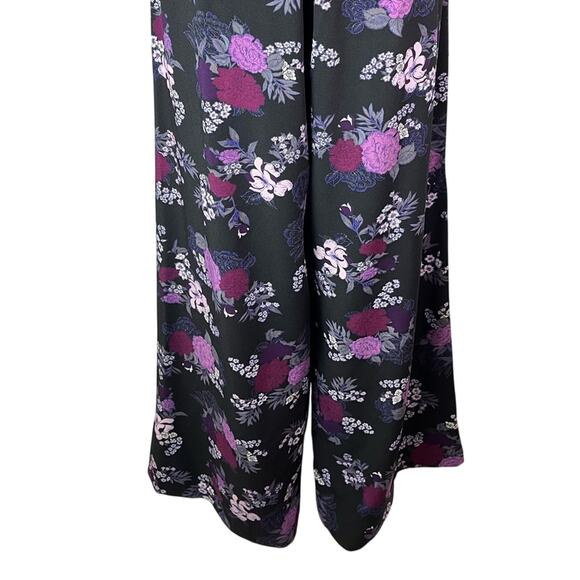 Torrid Purple Floral Print Crepe Wide Leg Pants w/ Pockets - Picture 9 of 11